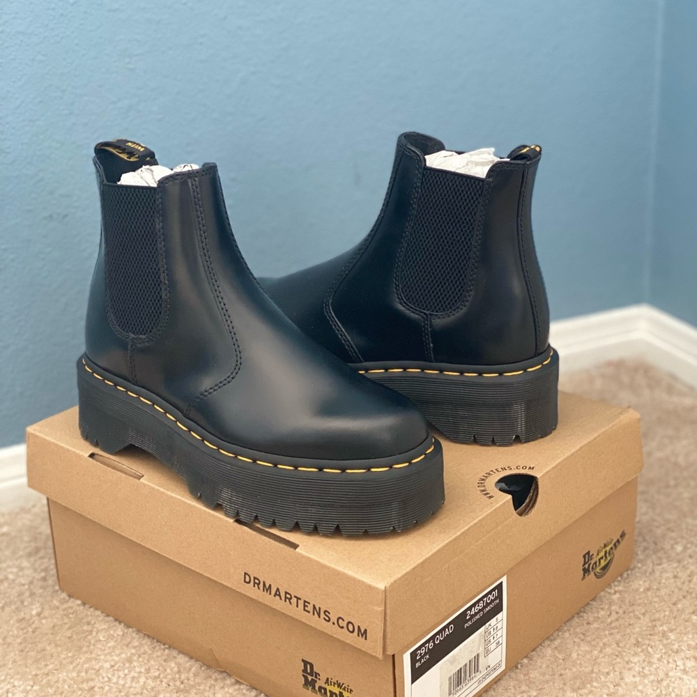 CHELSEA DR. MARTENS